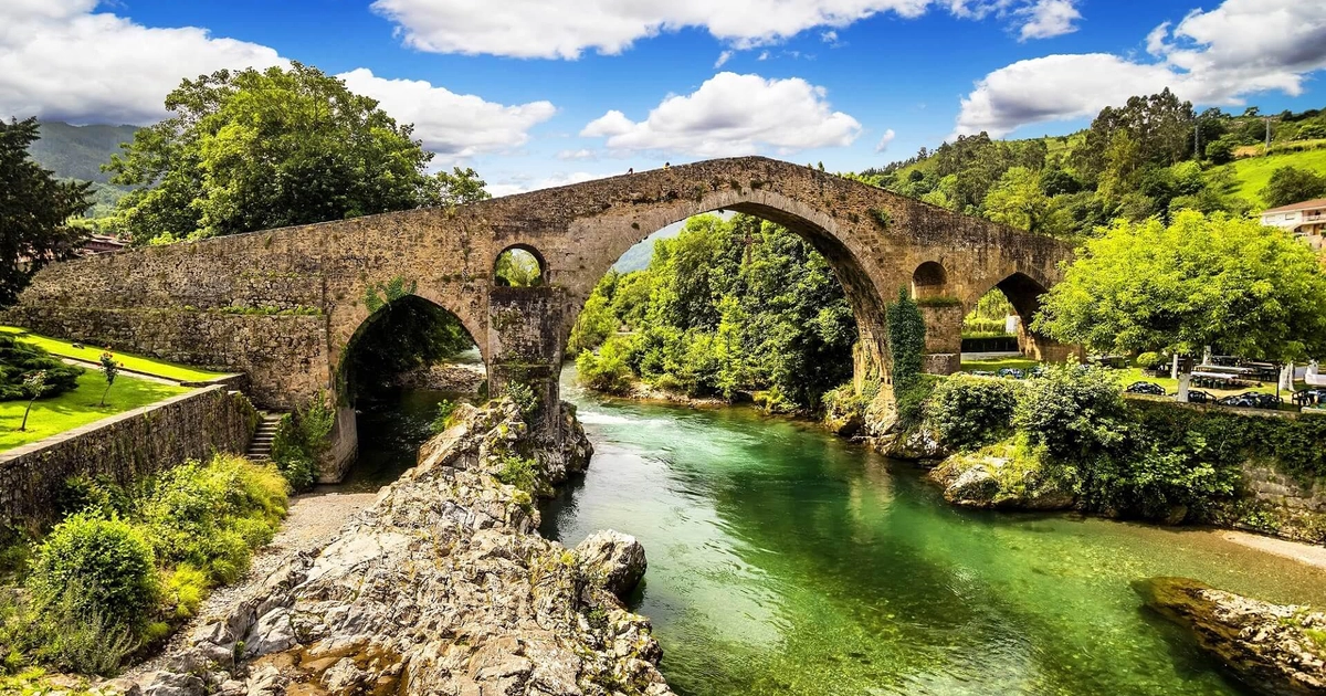 Escapada Mágica a Cangas de Onís con Desayunos Incluidos