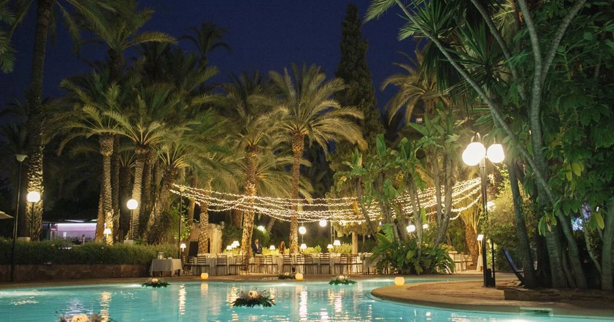 Estancia de Lujo en Hotel 4 Estrellas en Elche con Inspiración Indonesia