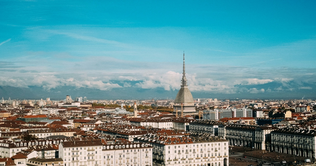 Escapada de Fin de Semana a Turín, Italia: Vuelos y Alojamiento Incluidos