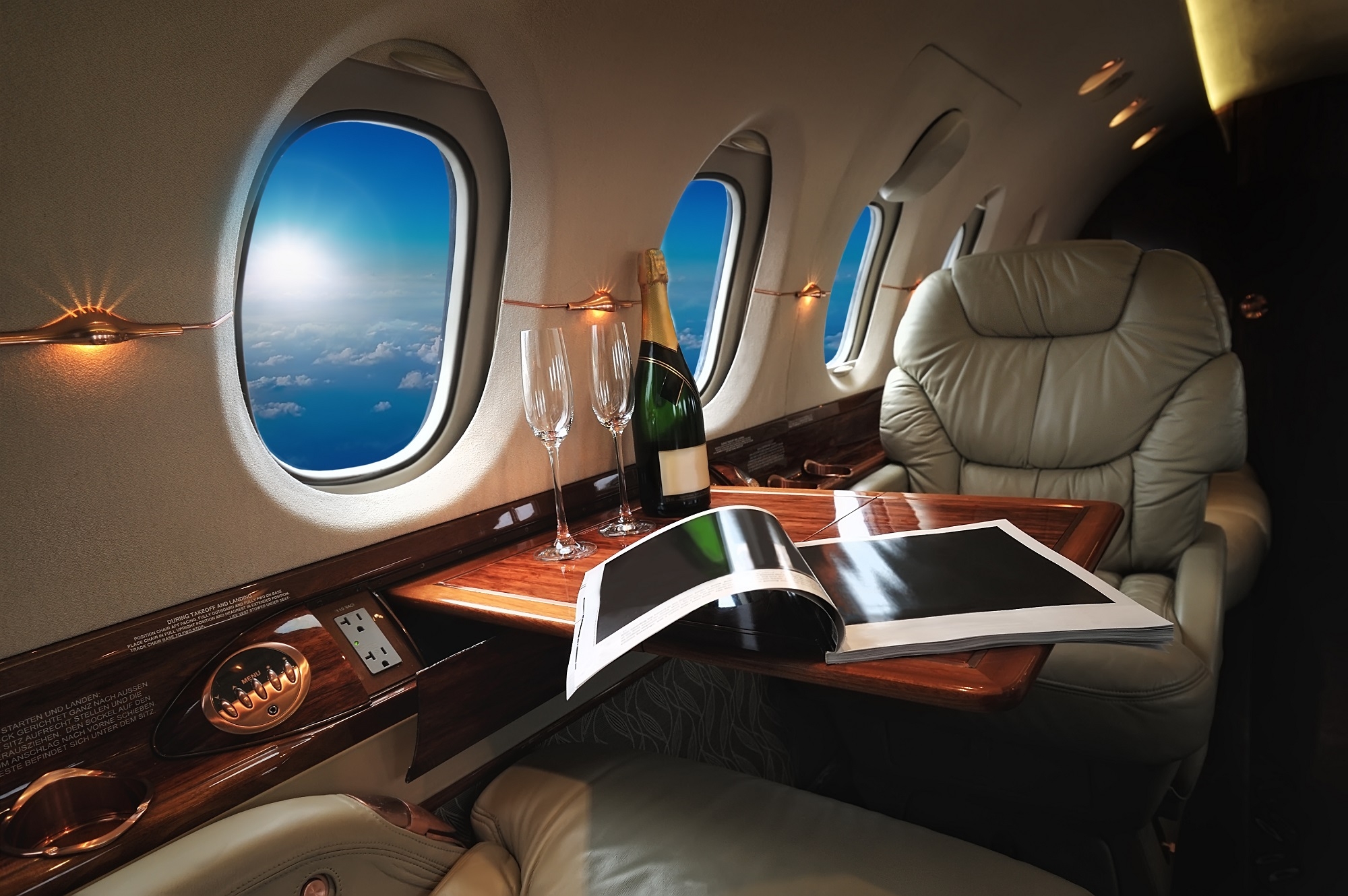 businessclass_shutterstock_544532257