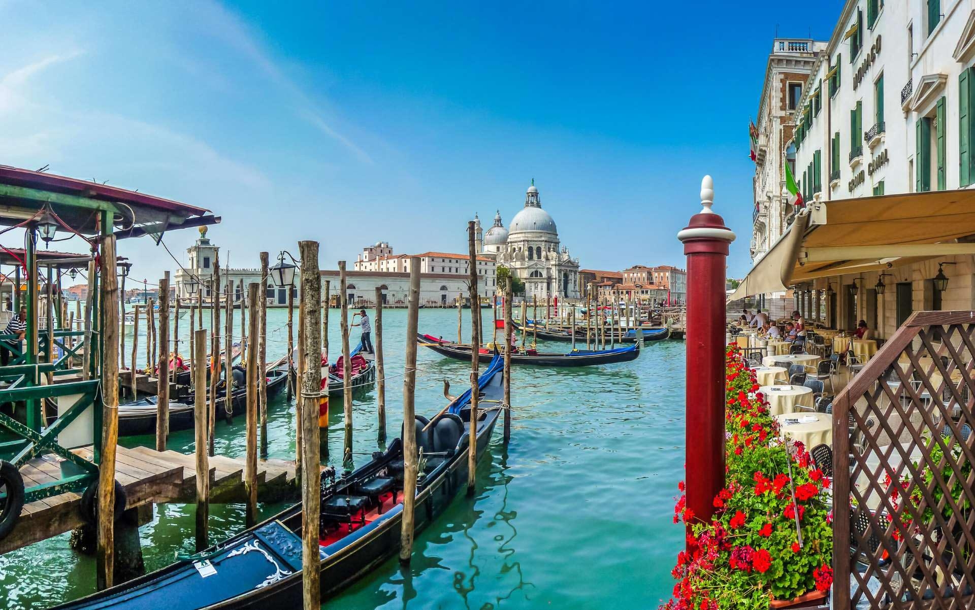  canal_grande_venedig_shutterstock_302392433.jpg