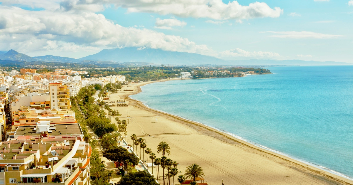 Estancia de 2 noches en Estepona 4* con desayunos y extras por solo 92€