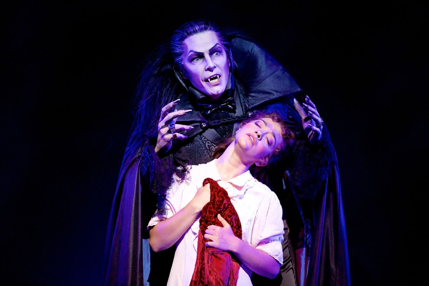 UG-Stage_tanzvampire