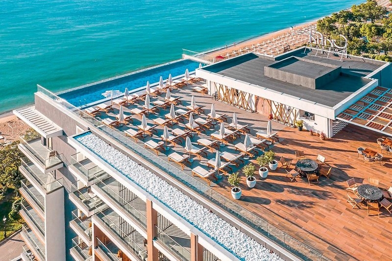 GRIFIDVistamar_RooftopPool