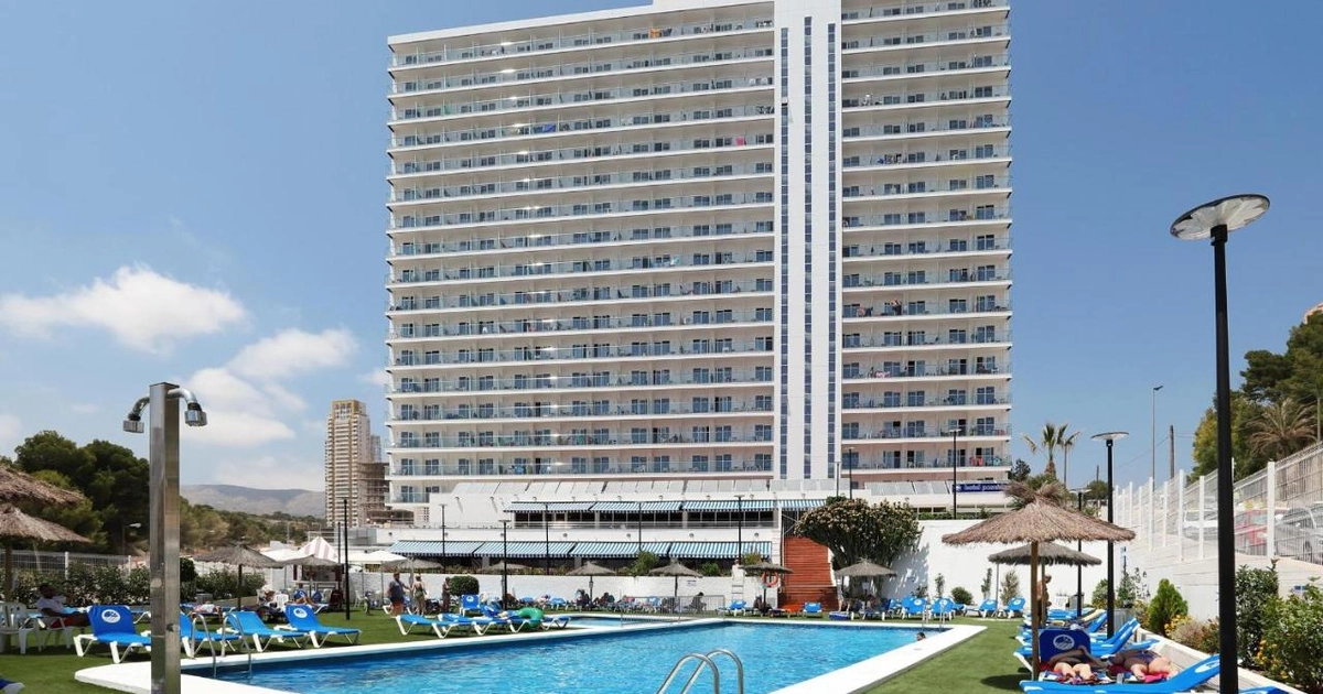 Pensión Completa en Benidorm: Hotel 3* con Piscina desde 51€