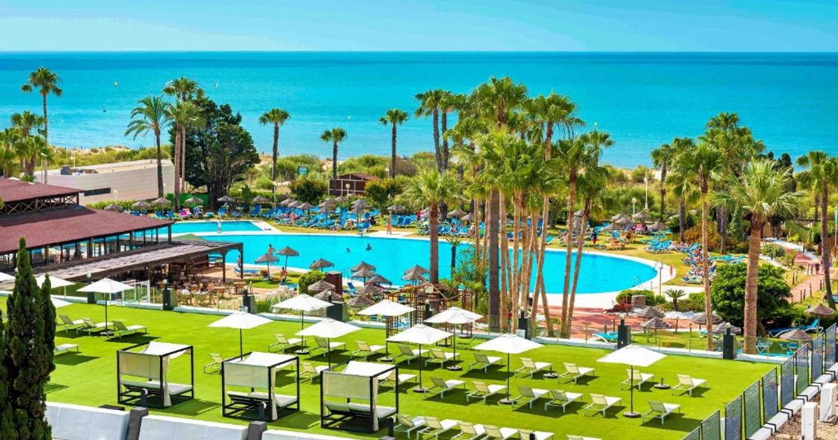Estancia en Hotel 4* en Islantilla, Primera Línea de Playa desde 32€ por Persona