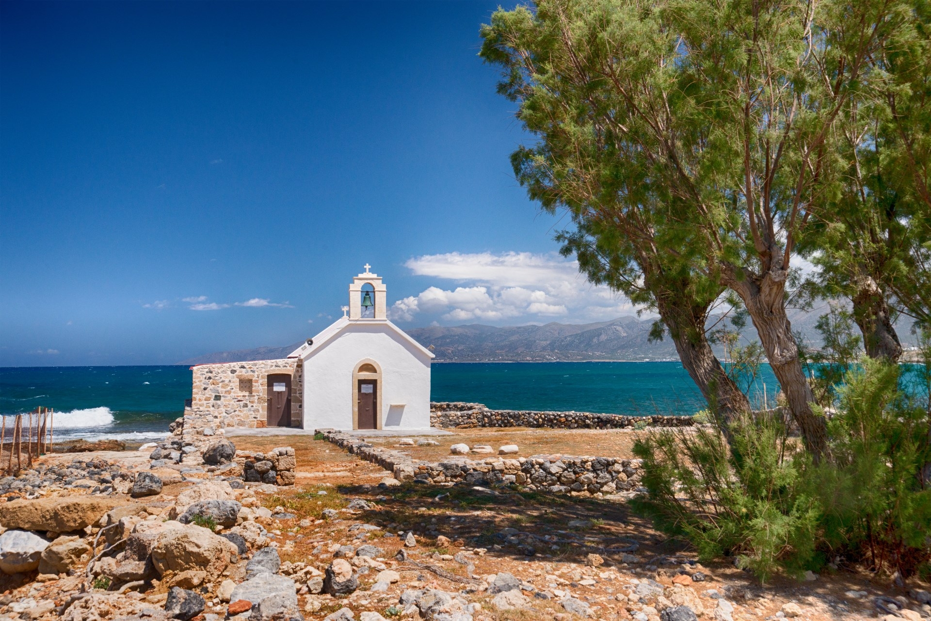 Chersonissos_Kreta_Small church by the sea in Chersonissos on the island of Crete