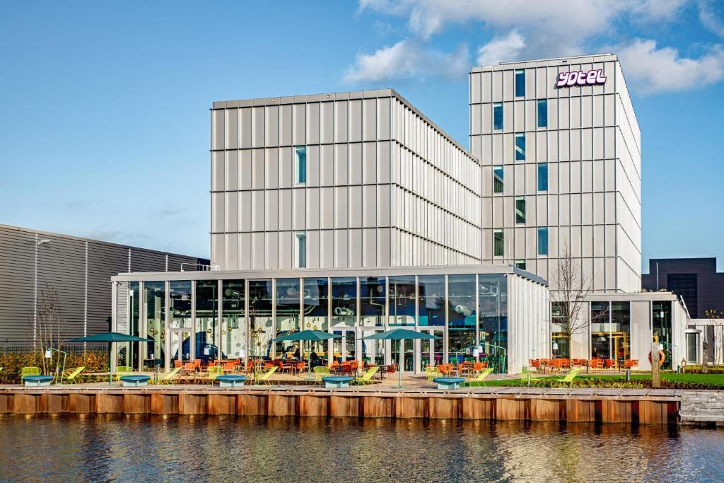 ug_booking_amsterdam_yotel1