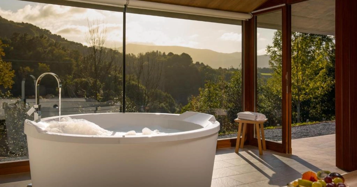 Escapada de Lujo a Cabañas en Navarra: 2 Noches por 152€