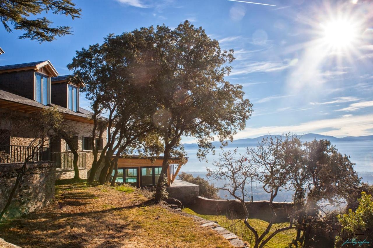  The Rock Suites & Spa