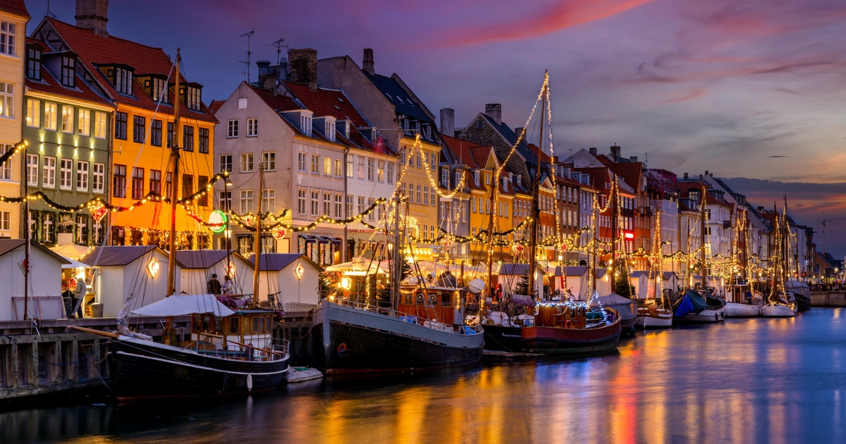 Escapada Navideña a Mercadillos de Copenhague: 3 Noches con Vuelos Incluidos