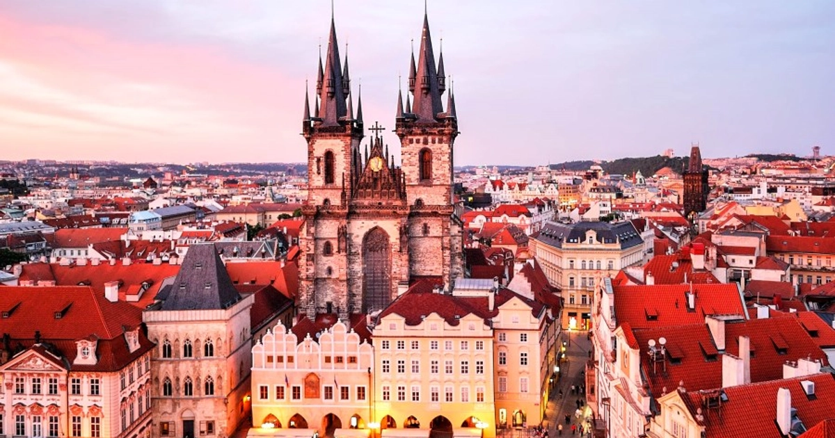 Nochevieja Mágica en Praga: 2 Noches con Vuelos y Hotel desde 425€ por Persona
