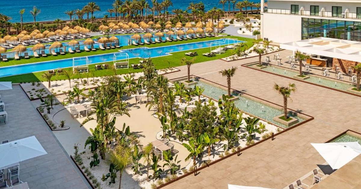 Escapada a Hotel 5* en Retamar, Cabo de Gata - Primera Línea de Playa