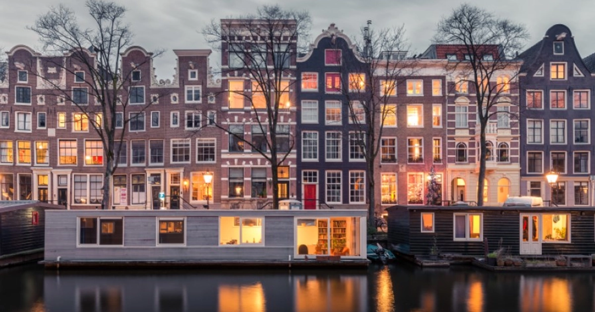Escapada a Ámsterdam: 4 Noches en Hotel 4* con Vuelos Incluidos por Solo 289€