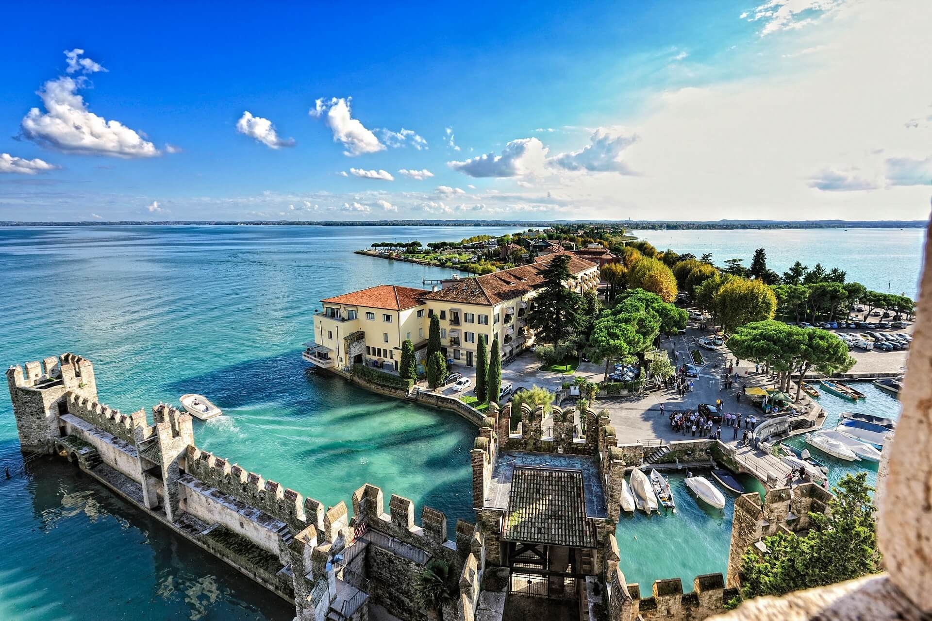 Gardasee, Sirmione, Italien, Brescia, Lombardei iStock_000051239272_Large-2 - 1920