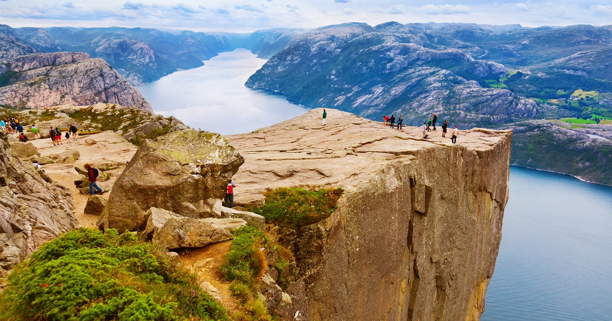 Viaje de Ensueño a Noruega: 9 Noches de Hoteles y Vuelos por Bergen, Stavanger y Ålesund