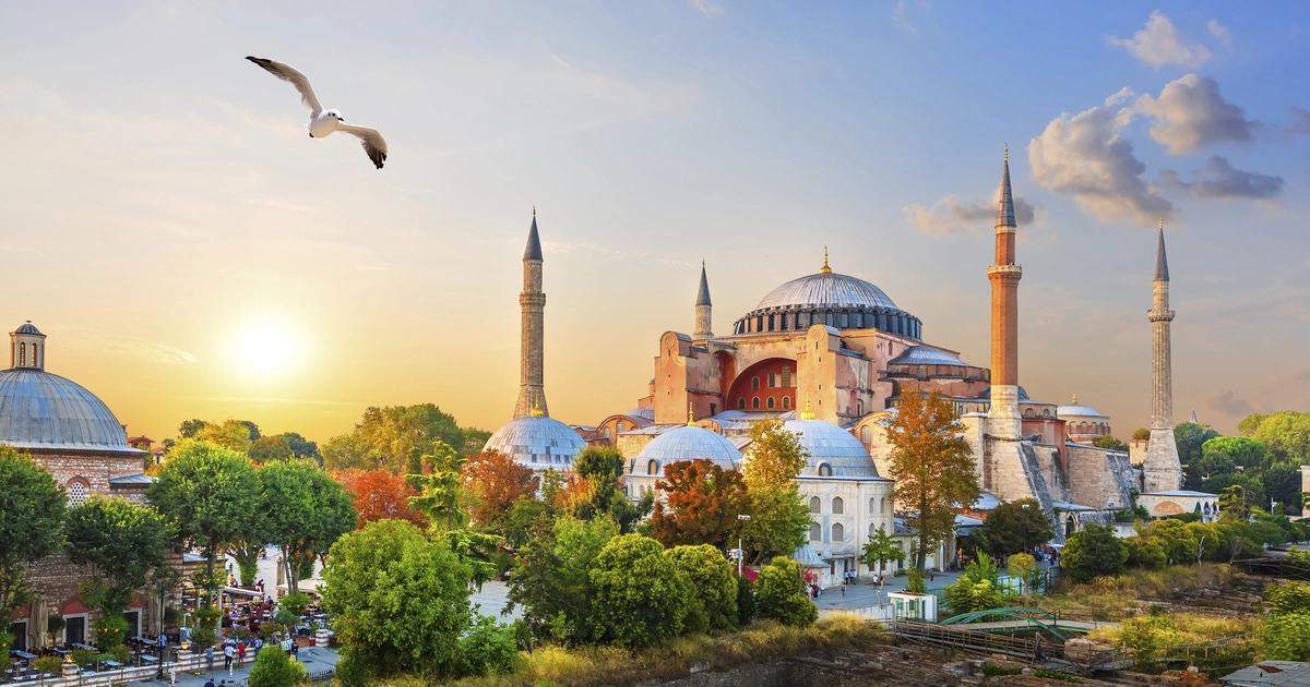 Escapada a Estambul: Vuelo + 3 Noches en Hotel Céntrico desde 220€
