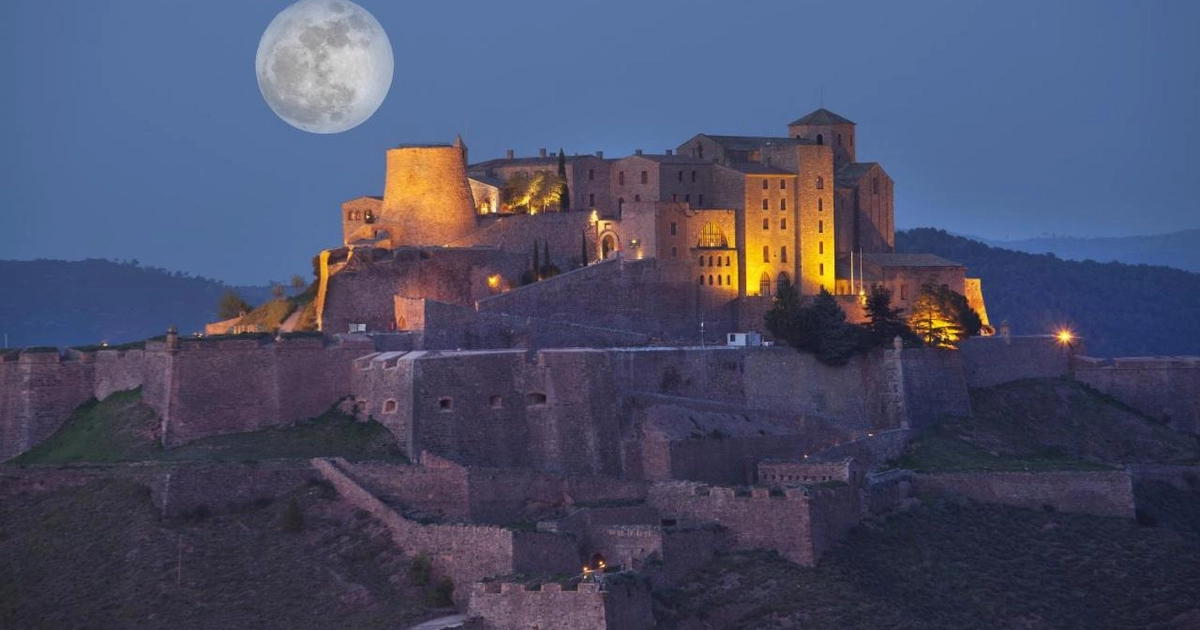Estancia en Parador de Cardona, Barcelona desde 44€